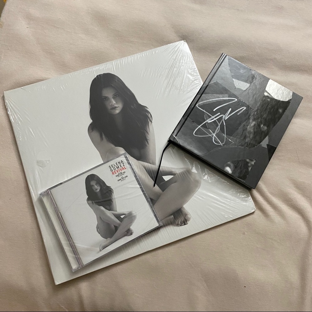 Selena Gomez signed autographs Revival Bundle